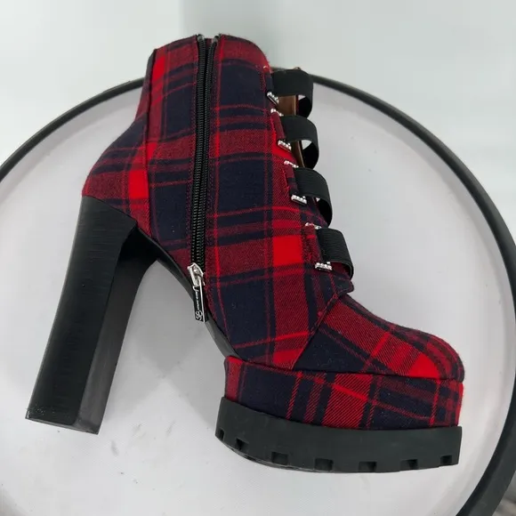 JESSICA SIMPSON RED BLACK BEDAZZLED PLAID PLATFORM BOOTS FAUX FUR