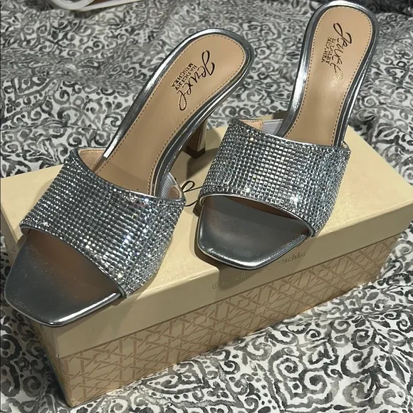 Jewel Badgley Mischka Allison Silmet Silver Women's Heels size 7.5 BNIB
