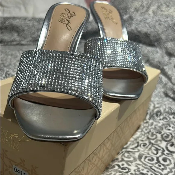 Jewel Badgley Mischka Allison Silmet Silver Women's Heels size 7.5 BNIB