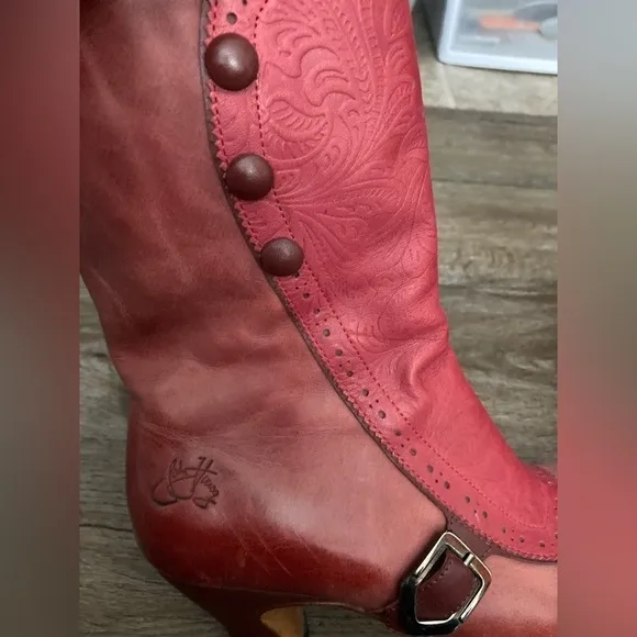 JOHN FLUEVOG Leather Victorian Accent Buttons Short Boots Shoes 6