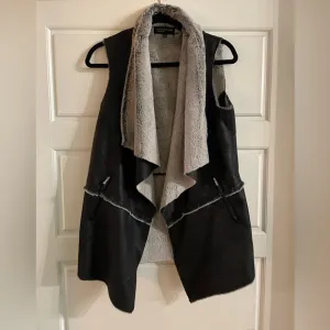 Jones New York Sweater black and gray