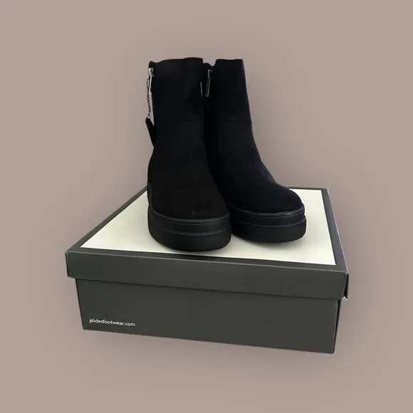 J/SLIDES NYC Black Truly Suede Luxe Boots Size 6M Side Zip New with Box