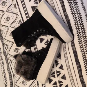 J/Slides NYC Women's‎ Black Torrie Water-Resistant Faux-Fur Boots Size 7.5 NWOB