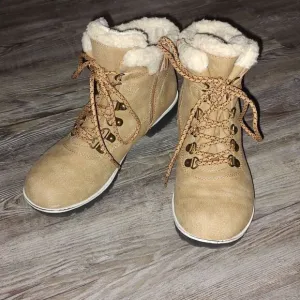 Jsport bluestone tan ankle boots faux fur lining Sz 7  EUC