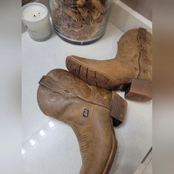 JUSTIN GYPSY- Brown Leather Embroidered Cowboy boots size 7 B