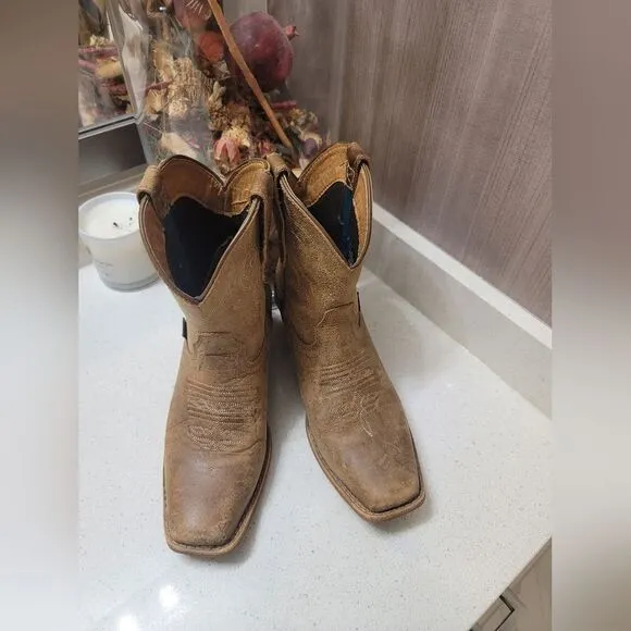 JUSTIN GYPSY- Brown Leather Embroidered Cowboy boots size 7 B