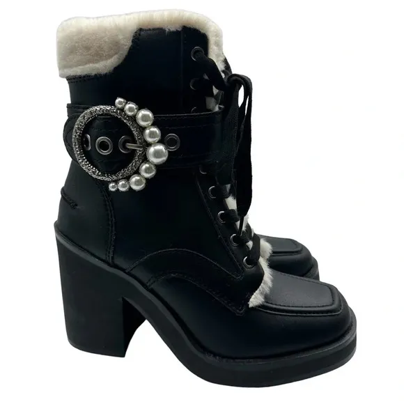Karl Lagerfeld Paris women's Dottie Heeled Ankle Boot in Black. Sz: 6.5