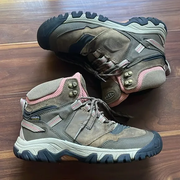 Keen Size 9.5 Alamosa Mid Hiking Boot Gargoyle grey/olive Outdoors Travel