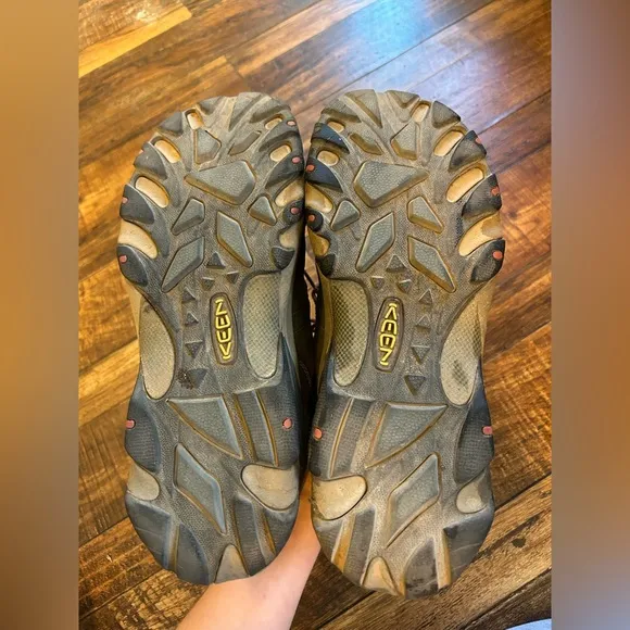 Keen Targhee waterproof hiking shoes. Men’s size 16