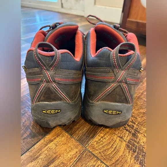 Keen Targhee waterproof hiking shoes. Men’s size 16
