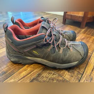 Keen Targhee waterproof hiking shoes. Men’s size 16