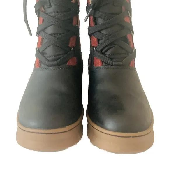 Keen Wapato Tall Lace Up Snow Boots Women Sz US 6.5 EU 37 Red and Black Outdoor