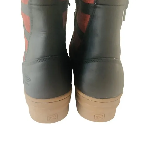 Keen Wapato Tall Lace Up Snow Boots Women Sz US 6.5 EU 37 Red and Black Outdoor
