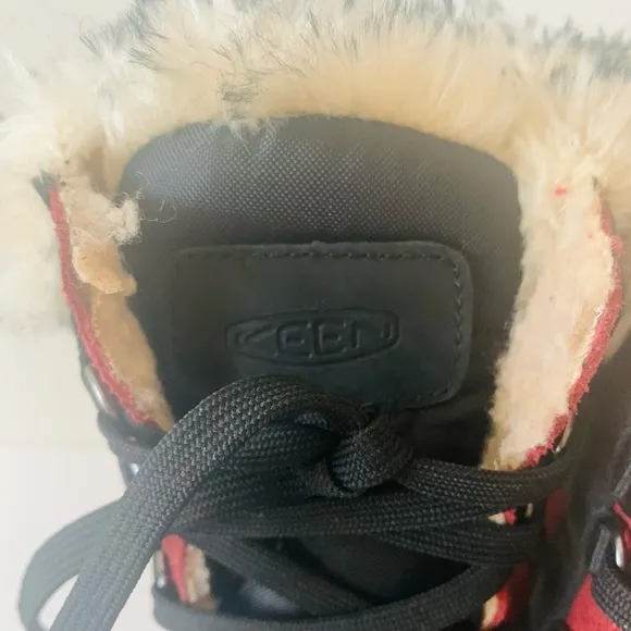 Keen Wapato Tall Lace Up Snow Boots Women Sz US 6.5 EU 37 Red and Black Outdoor