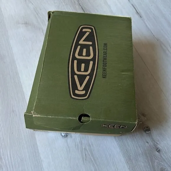 KEEN WOMEN'S STEENS HIKING BOOTS - SOFT TOE SHIITAKE TAN SZ 6 NEW IN BOX