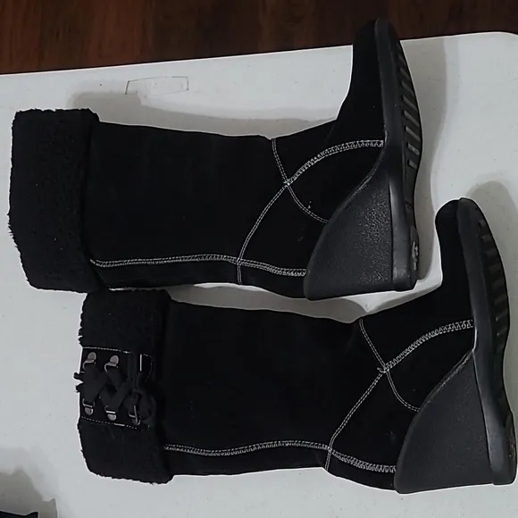 Kenneth Cole Reaction women's leather wedge boots size 6.5