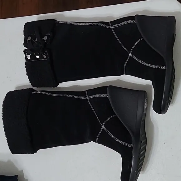 Kenneth Cole Reaction women's leather wedge boots size 6.5