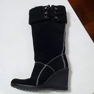Kenneth Cole Reaction women's leather wedge boots size 6.5