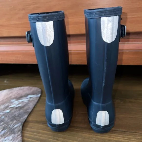 Kids Hunter Rain Boots, Black, Unisex, with Blue Sock inserts size S.