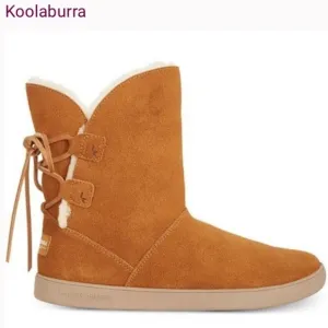Kookaburra By UGG Shari Short Tan Suede Boots Size 9!