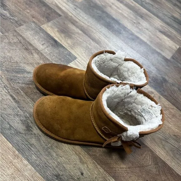 Kookaburra by Ugg VICTORIA MINI Size 5
