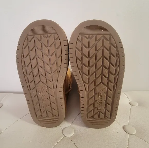 KOOLABURRA by UGG Cozy Bow Detail warm boots Size 11 Toddler