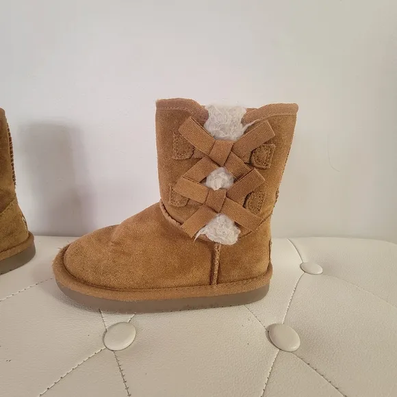 KOOLABURRA by UGG Cozy Bow Detail warm boots Size 11 Toddler