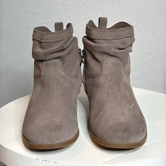 KOOLABURRA BY UGG LORELEI  TAUPE SUEDE SLOUCHY ANKLE BOOTS BOOTIES