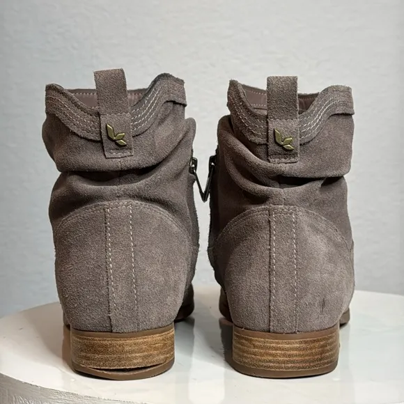 KOOLABURRA BY UGG LORELEI  TAUPE SUEDE SLOUCHY ANKLE BOOTS BOOTIES