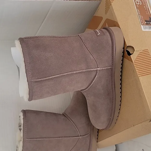 KOOLABURRA BY UGG VICTORIA SHORT  BOOTS - WOMEN'S Color Elderberry,