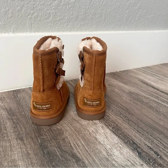 Koolaburra by UGG Victoria Short Winter Boots bow Brown fur Girls Size 8 NWT