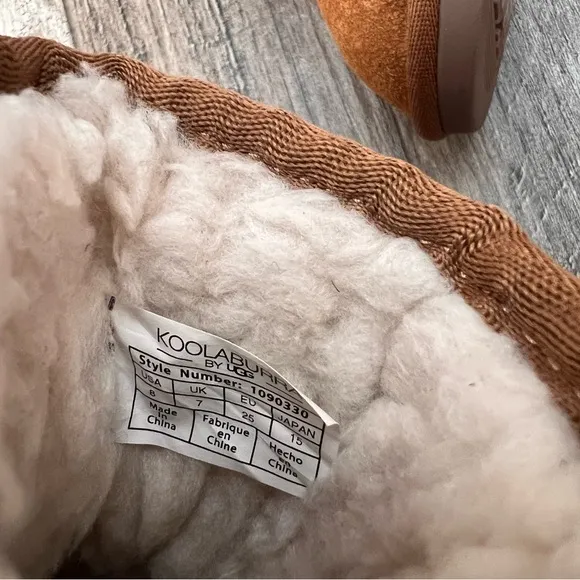 Koolaburra by UGG Victoria Short Winter Boots bow Brown fur Girls Size 8 NWT