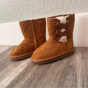 Koolaburra by UGG Victoria Short Winter Boots bow Brown fur Girls Size 8 NWT