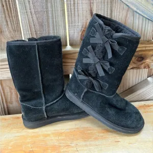 Koolaburra by UGG Victoria Tall Black Suede Pull On Boot with Bows Size 3