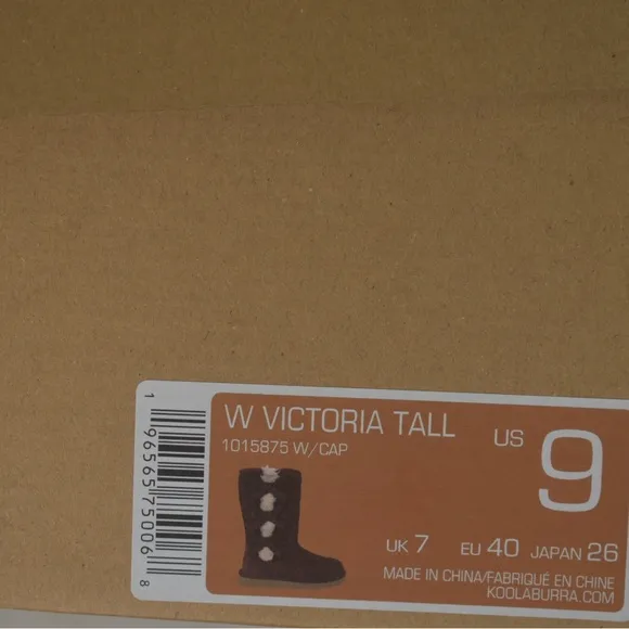 Koolaburra By UGGWomen's Victoria Boots size 9 new in box