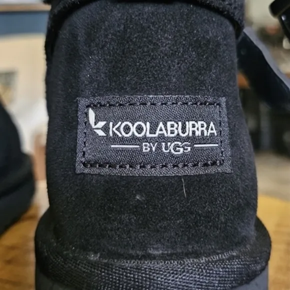 Koolaburra UGG Boot Black Delene Short Suede Faux Fur Line Buckle sz 7