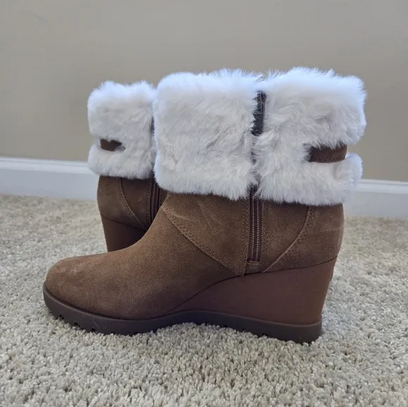 Koolaburra Ugg brown suede wedge ankle boots faux fur womens 9