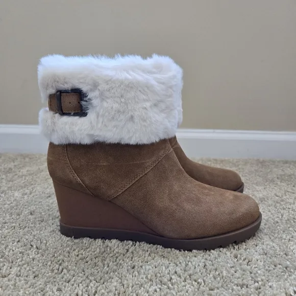 Koolaburra Ugg brown suede wedge ankle boots faux fur womens 9