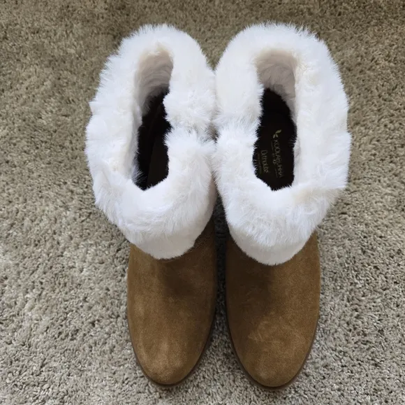 Koolaburra UGG Tan Suede Faux Fur Wedge Ankle Boots Womens 9