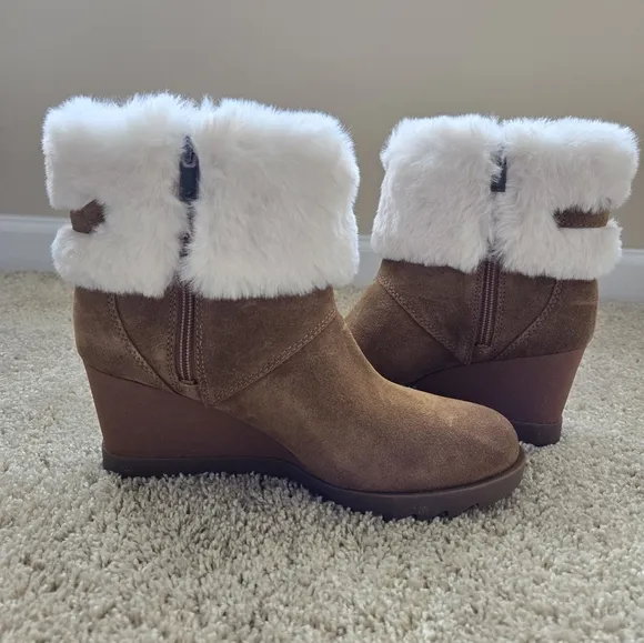 Koolaburra UGG Tan Suede Faux Fur Wedge Ankle Boots Womens 9