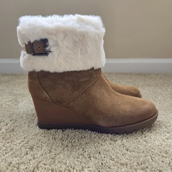 Koolaburra UGG Tan Suede Faux Fur Wedge Ankle Boots Womens 9