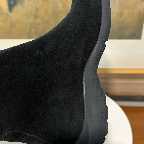 🌹LA CANADIENNE🌹 Lavender Black Ankle Boot Size: 5M