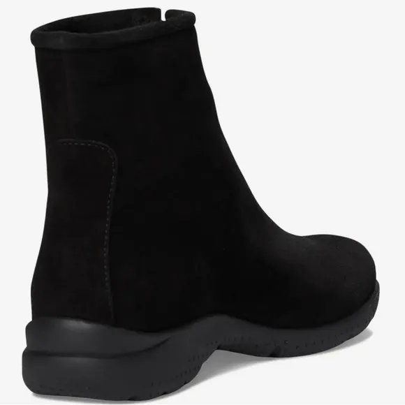 🌹LA CANADIENNE🌹 Lavender Black Ankle Boot Size: 5M