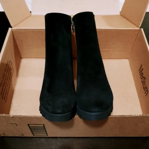 La CANADIENNE Margaret Waterproof Suede High Heeled Chelsea Rain Boots size 7