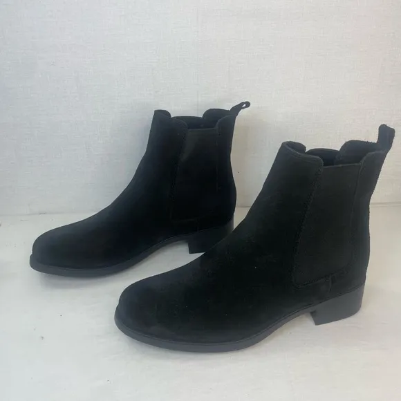 La Canadienne® Presto Black Suede Ankle Boots Italian Leather 8M‎