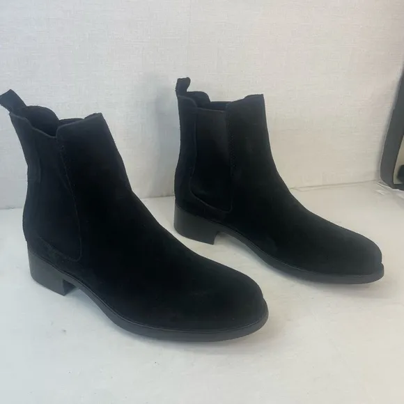 La Canadienne® Presto Black Suede Ankle Boots Italian Leather 8M‎