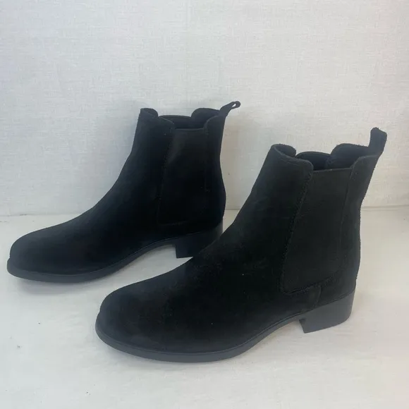 La Canadienne® Presto Black Suede Ankle Boots Italian Leather 8M‎