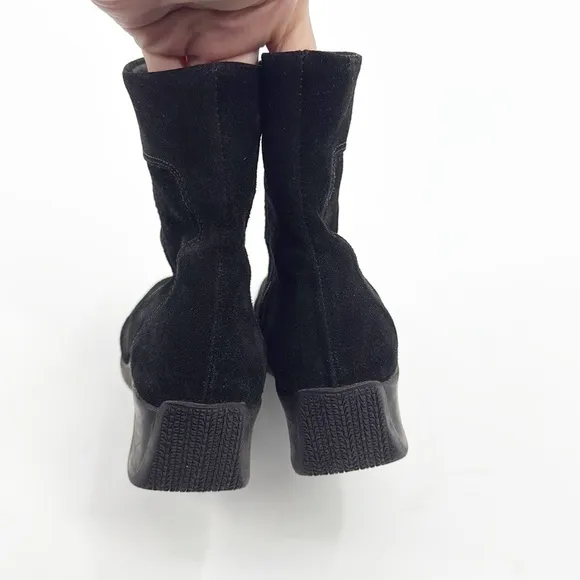 La Canadienne Suede Wedge Black Boots size 8