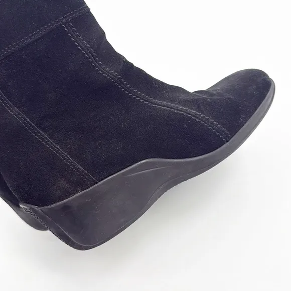 La Canadienne Suede Wedge Black Boots size 8