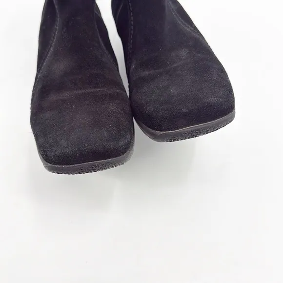 La Canadienne Suede Wedge Black Boots size 8